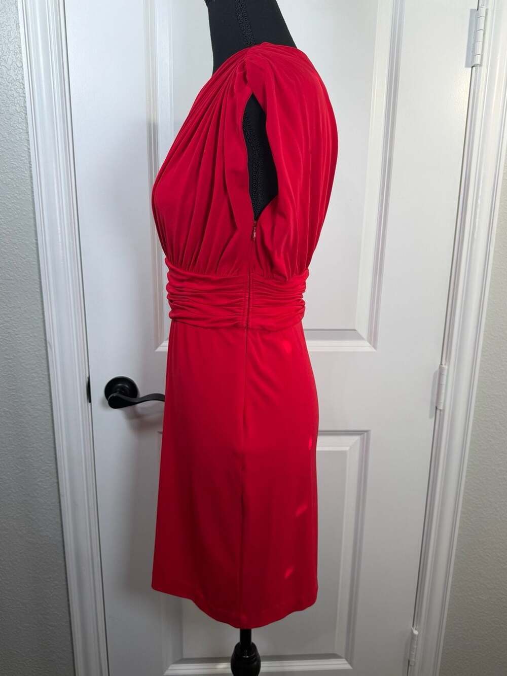 Halston Heritage Red One-Shoulder Ruched Cocktail Dress Size 6 - Picture 4 of 8